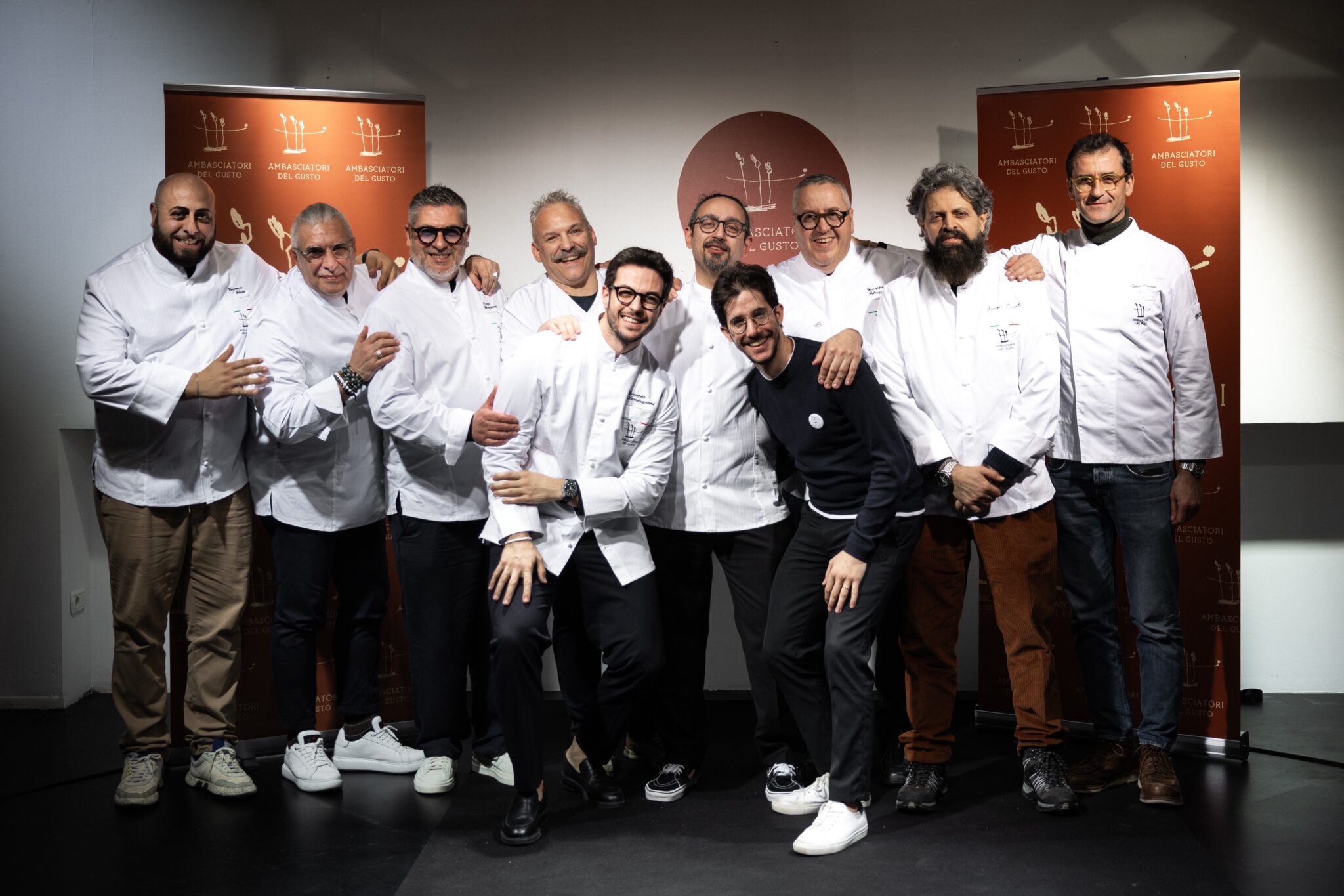 Foto di gruppo degli Ambasciatori del Gusto